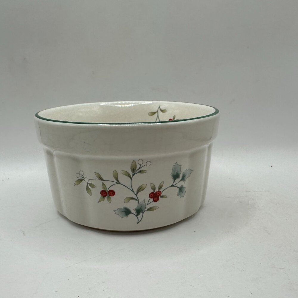 Pfaltzgraff Holiday Heritage Stoneware Bowl With Holly Pattern